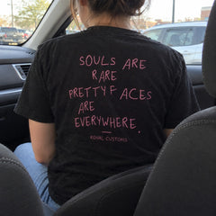 Souls Are Rare, Pretty Faces Are Everywhere – Koszulka z Nadrukiem – zdjęcie 9