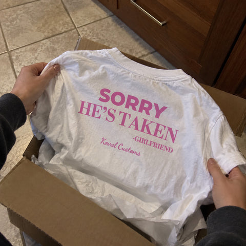 Sorry, He's Taken – Koszulka z Nadrukiem dla Chłopaka