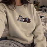 KAWS Laying – Haftowana Bluza (Streetwear) – zdjęcie 5