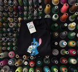 Stitch pijący z dowolnej butelki - Haftowana bluza/koszulka - Koval Customs. Polska produkcja, wysoka jakosc, personalizowane