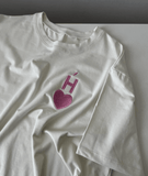 Inicjał z sercem - Haftowana bluza/koszulka - Koval Customs. Polska produkcja, wysoka jakosc, personalizowane