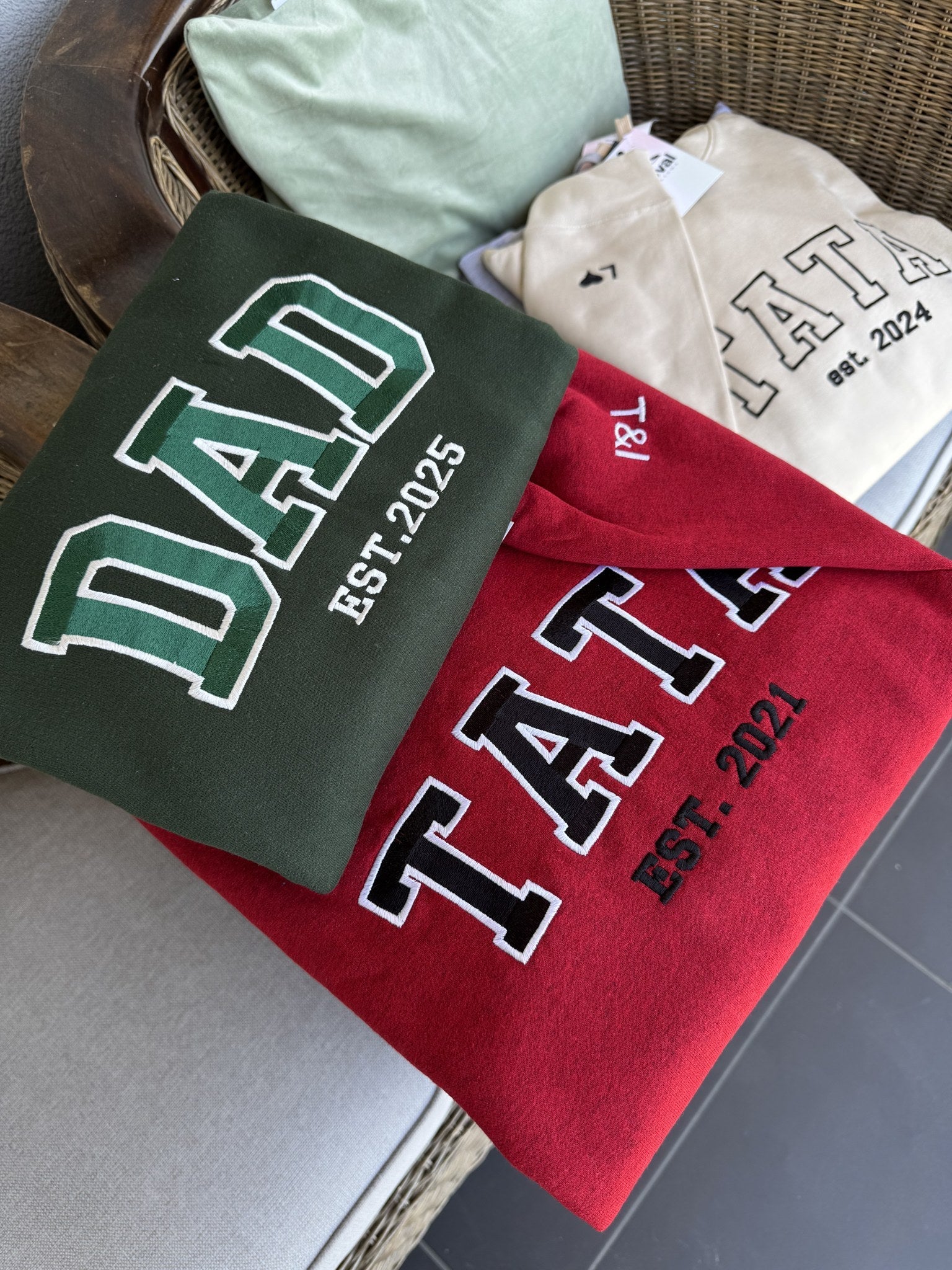 Dzień Taty - haftowane bluzy TATA i DAD z personalizacją