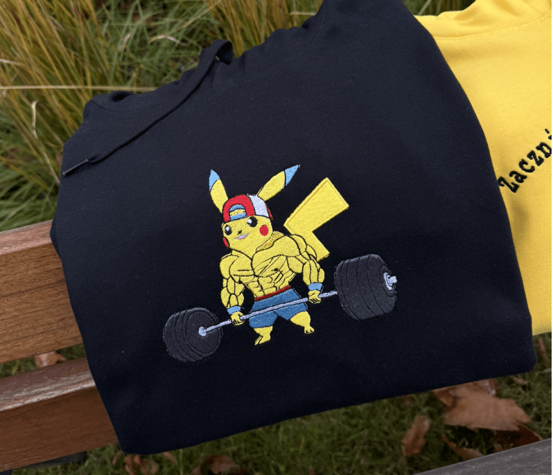 Personalizowane bluzy i koszulki dla sportowców, haft z imieniem lub symbolem, wykonanie premium, Koval Customs