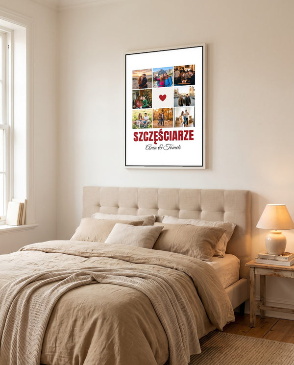 Plakat Szczęściarze – kolaż zdjęć w ramie nad łóżkiem w jasnej sypialni