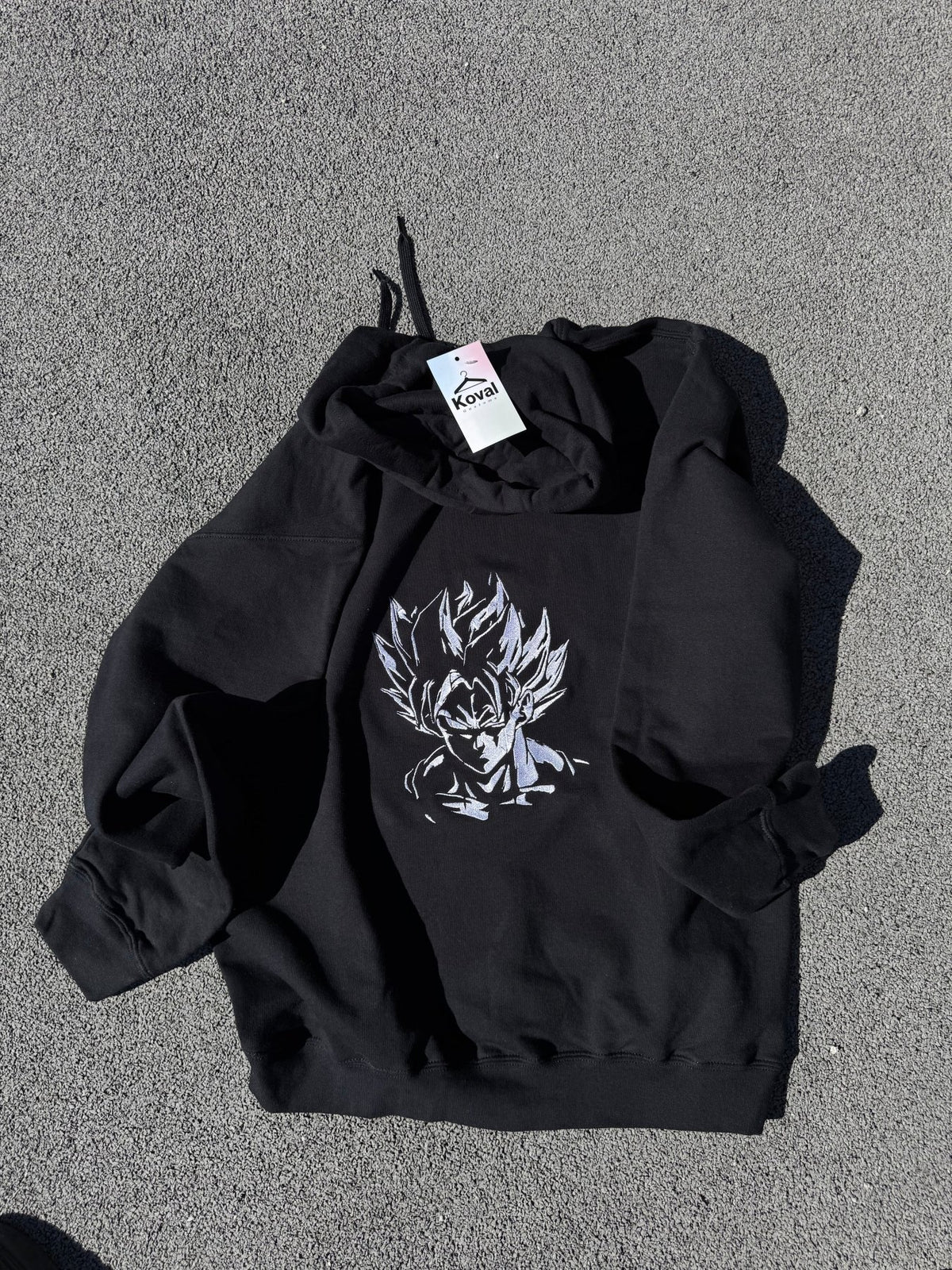 Goku Dragon Ball - Haftowana bluza/koszulka - Koval Customs. Polska produkcja, wysoka jakosc, personalizacja na zamowienie.