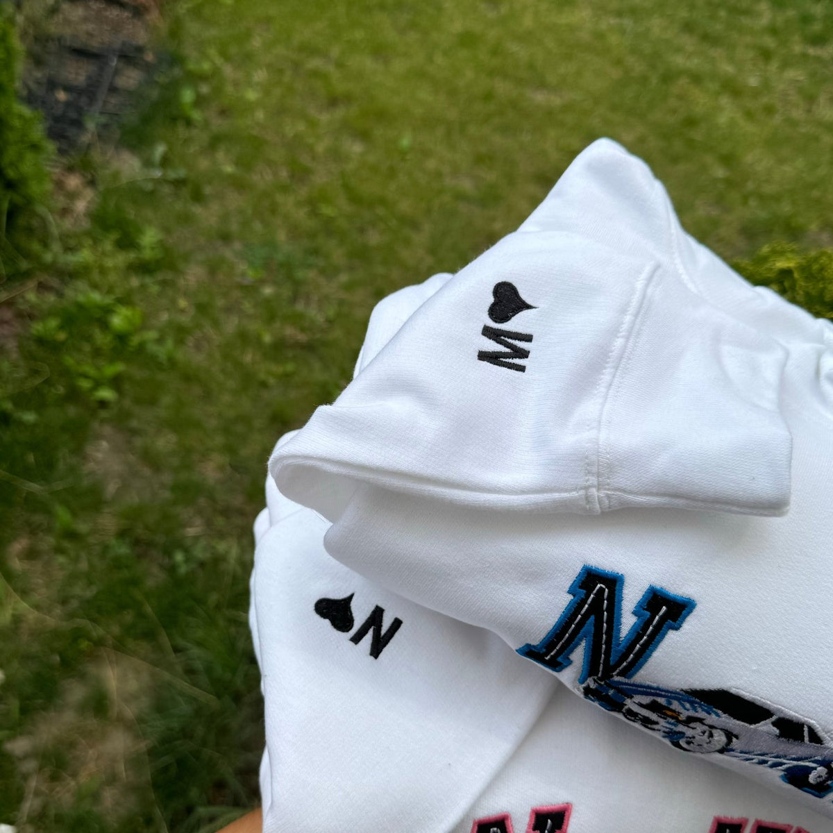 Inicjaly na rekawie / Tekst / Wlasna data (na rekawie) - Koval Customs. Polska produkcja, wysoka jakosc, personalizowane