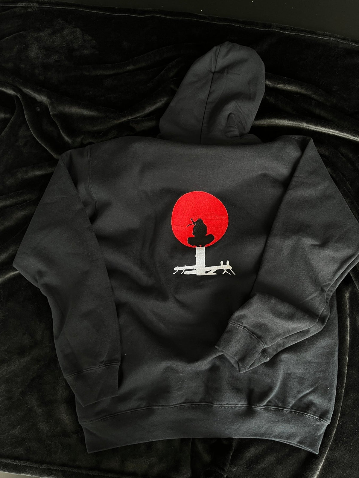 Naruto na tle miasta - Koval Customs. Polska produkcja, wysoka jakosc, personalizowane