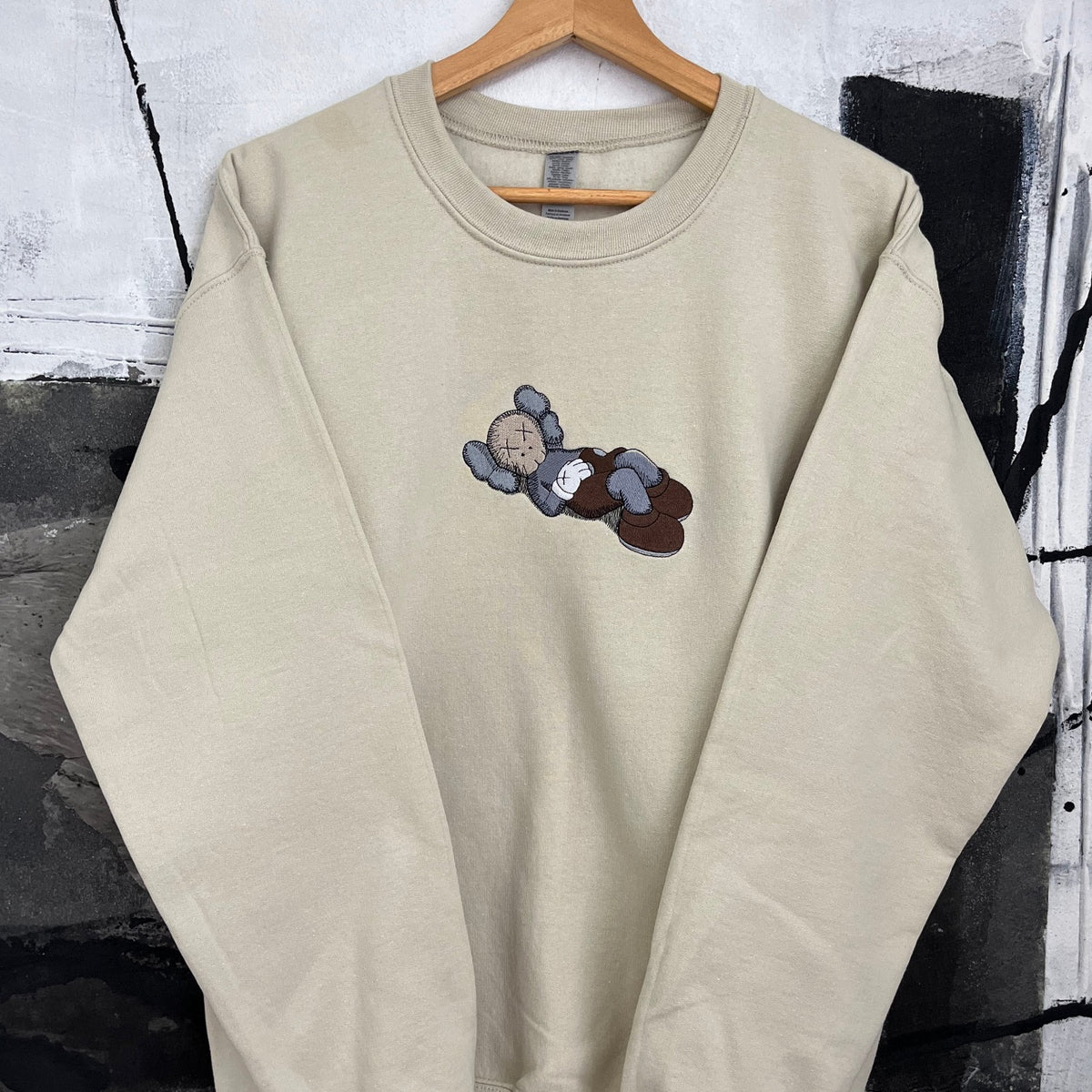 Kaws Laying - Koval Customs. Polska produkcja, wysoka jakosc, personalizowane