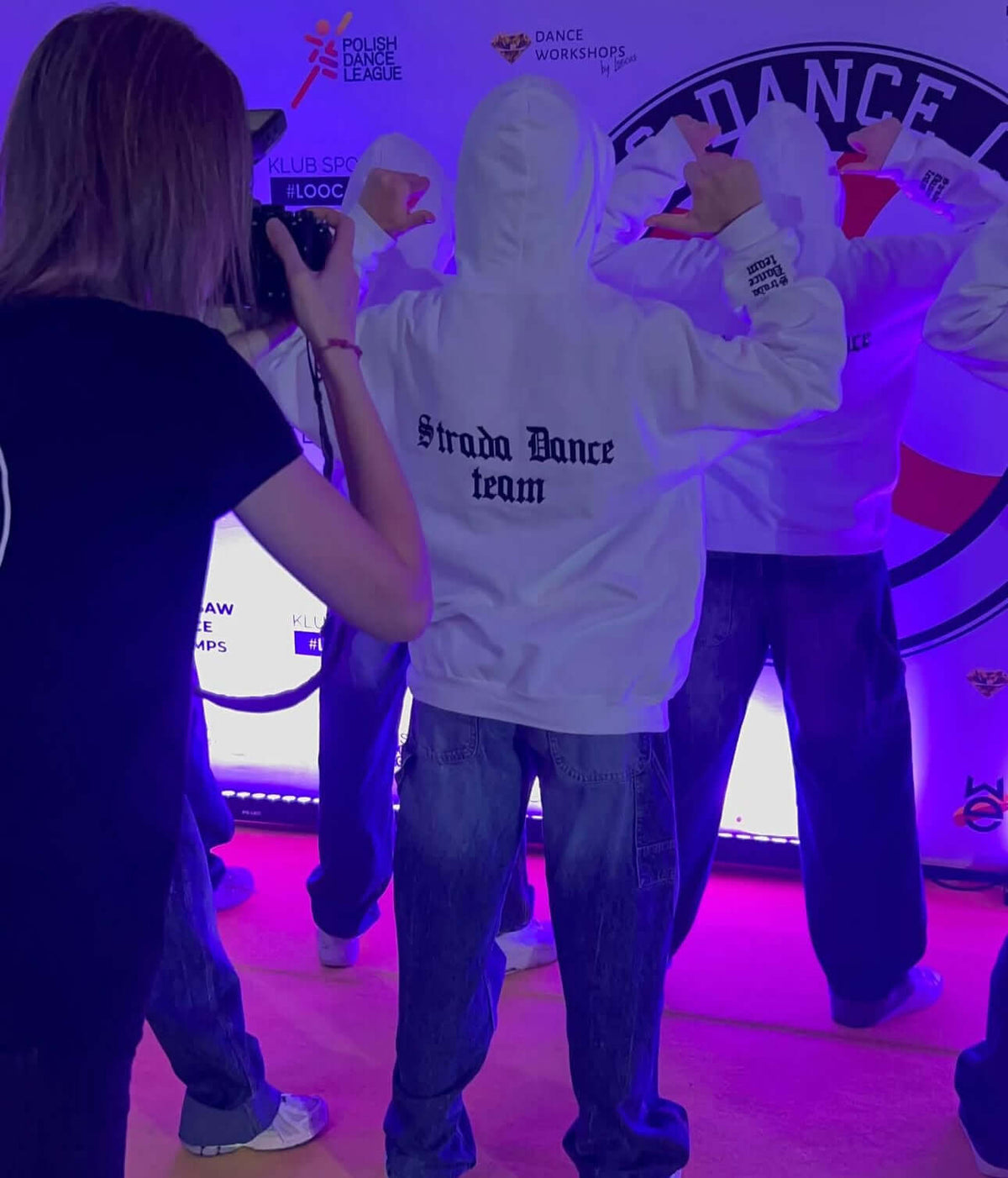 Logo firmowe - Haftowane bluzy, koszulki i wiecej - Koval Customs. Polska produkcja, wysoka jakosc, personalizowane