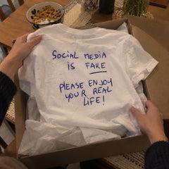 Social Media Is Fake – Koszulka z Nadrukiem – zdjęcie 8