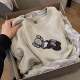 KAWS Laying – Haftowana Bluza (Streetwear) – zdjęcie 4