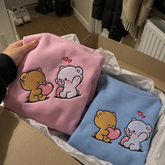 Milk i Mocha z Serduszkiem – Haftowane Bluzy dla Par – Koval Customs