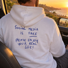 Social Media Is Fake – Koszulka z Nadrukiem – zdjęcie 7