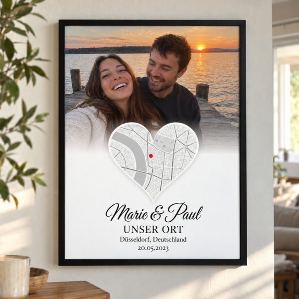 [DE] Personalisiertes Fotoposter mit Herzkarte von Düsseldorf, Marie & Paul und Unser Ort.