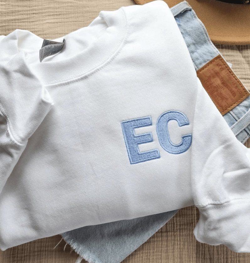 Inicjał 3D - Haftowana bluza/koszulka - Koval Customs. Polska produkcja, wysoka jakosc, personalizowane