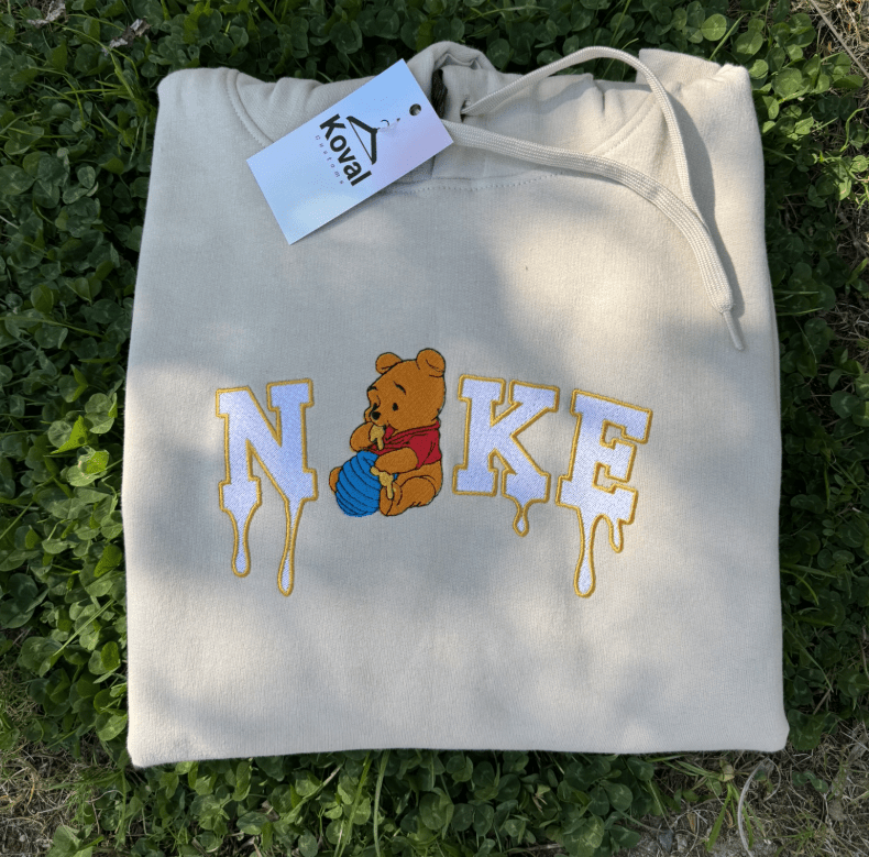 Puchatek NKE - Haftowana bluza/koszulka - Koval Customs. Polska produkcja, wysoka jakosc, personalizowane