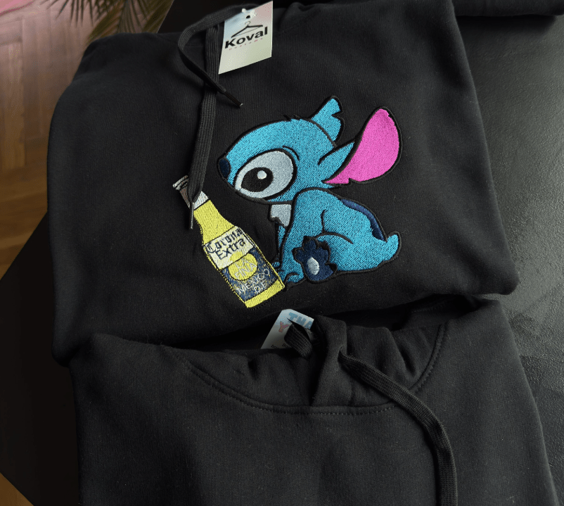 Angel i Stitch z dowolną butelką - Haftowana bluza/koszulka - Koval Customs. Polska produkcja, wysoka jakosc, personalizowane