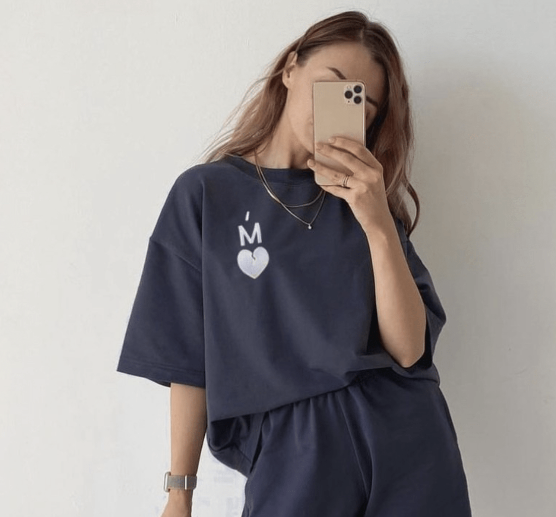 Inicjał z sercem - Haftowana bluza/koszulka - Koval Customs. Polska produkcja, wysoka jakosc, personalizowane